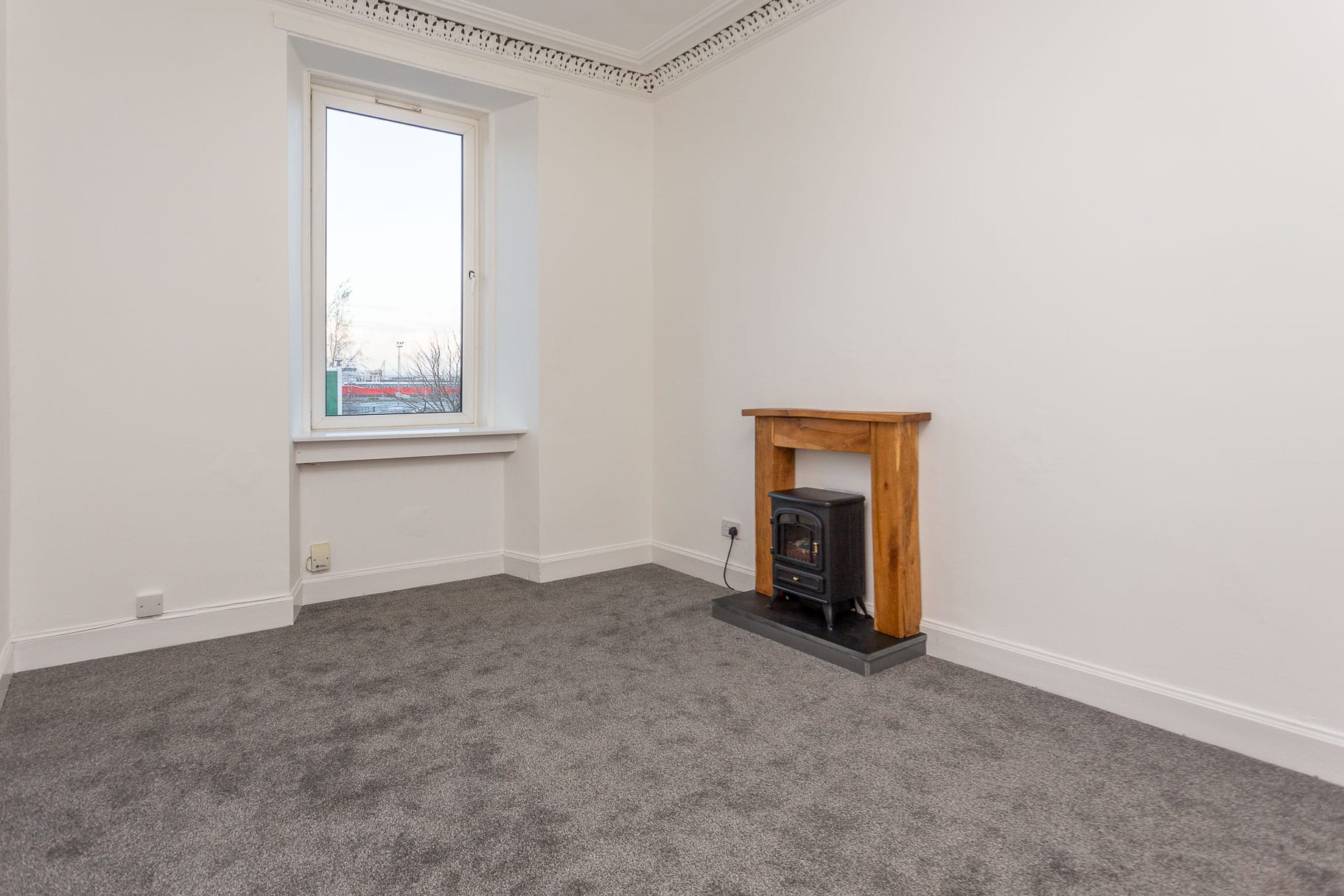 7/4 Lindsay Road, Edinburgh EH6 4DT Cameron Stephen and Co