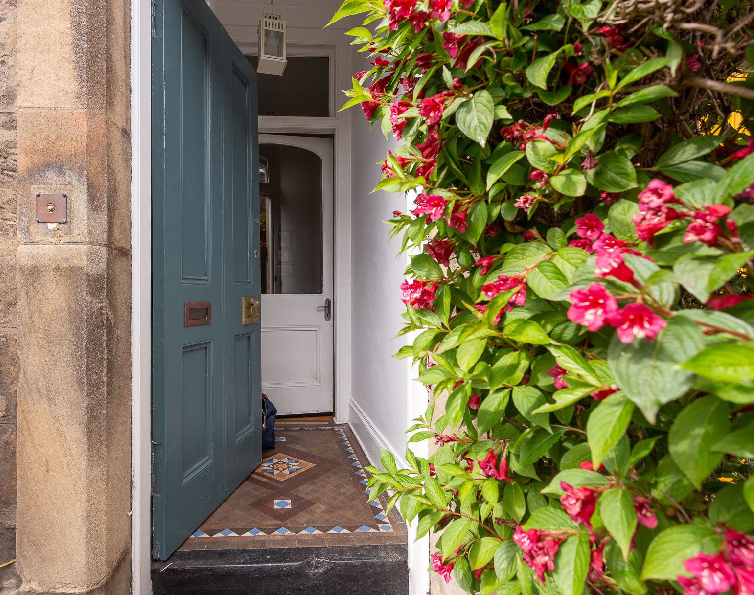 79 Cornhill Terrace, Edinburgh EH6 8EJ Cameron Stephen and Co