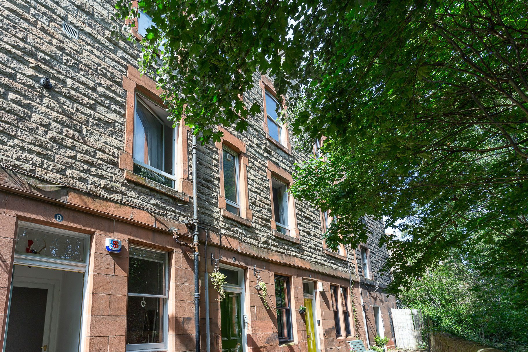 10/2 Largo Place, Edinburgh EH6 4AG Cameron Stephen and Co