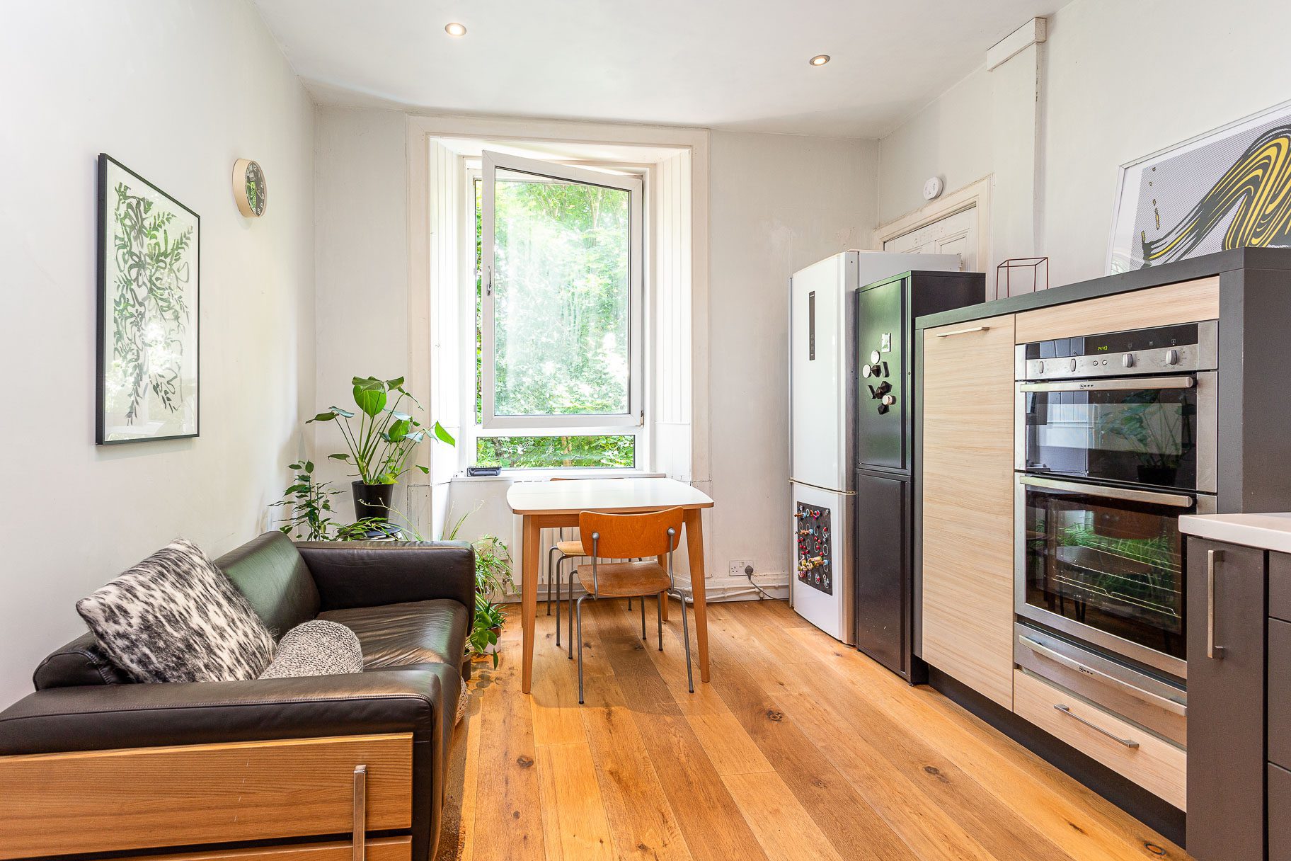 10/2 Largo Place, Edinburgh EH6 4AG Cameron Stephen and Co