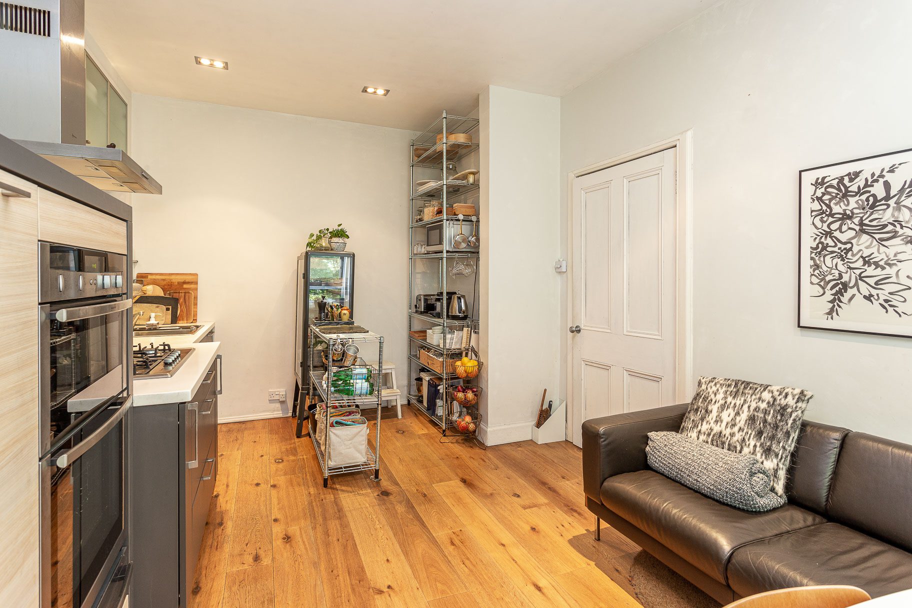 10/2 Largo Place, Edinburgh EH6 4AG Cameron Stephen and Co