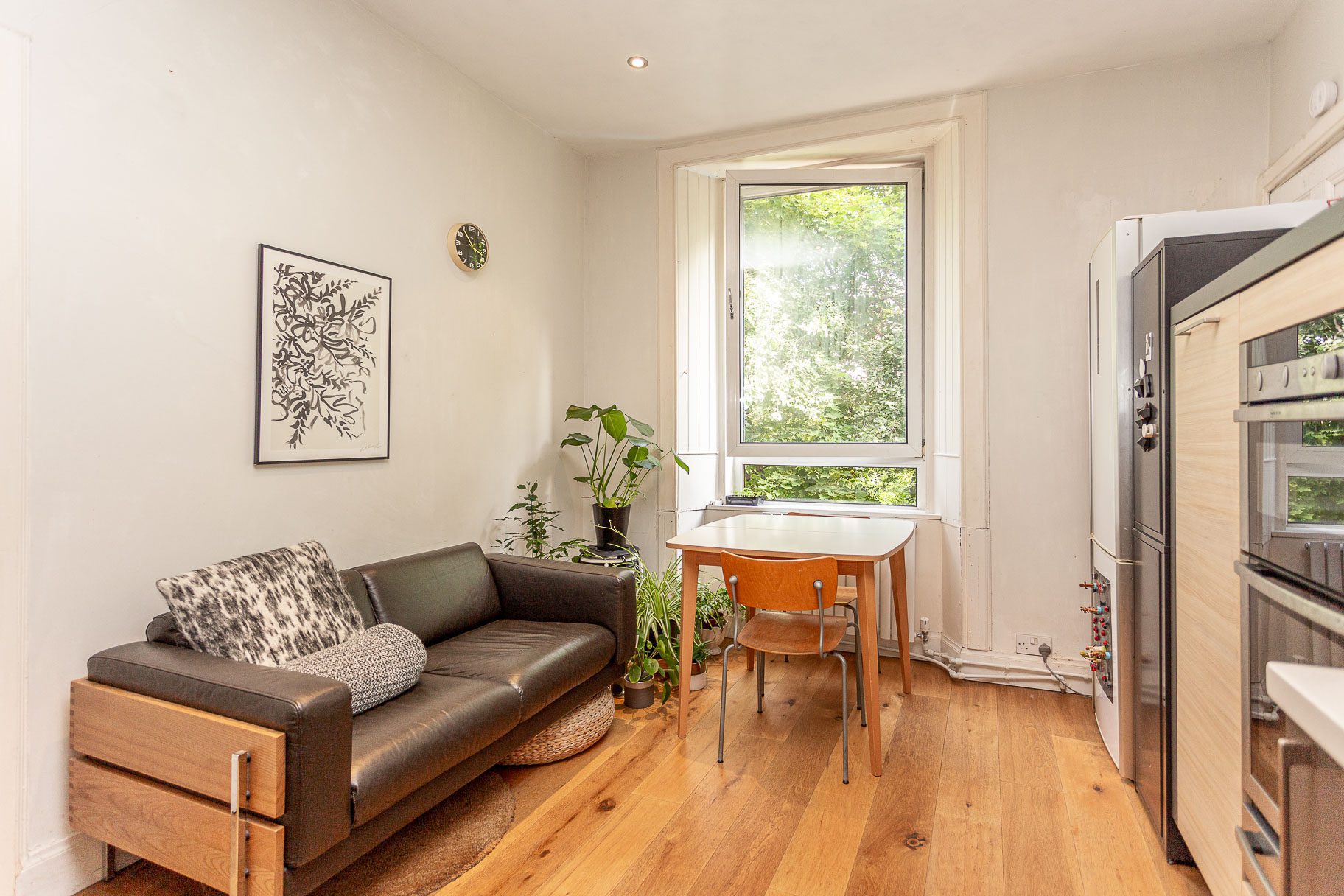 10/2 Largo Place, Edinburgh EH6 4AG Cameron Stephen and Co